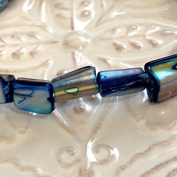 Blue Iridescent Triangular Abalone Mother of Pearl Seashell Stretch Bracelet - Picture 12 of 14